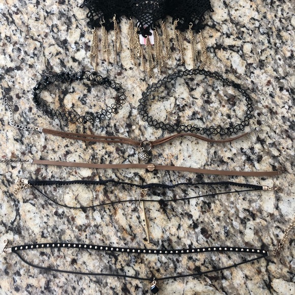 8 Chocker Necklaces - Picture 1 of 8